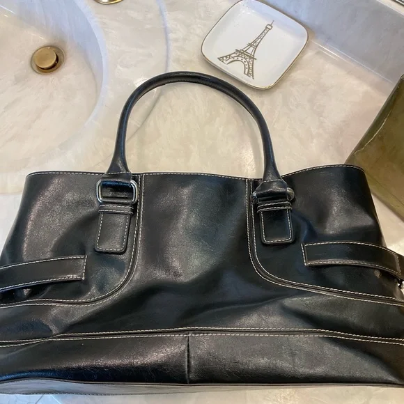 FREE with purchase of any other item: Nine West Purse, black, faux leather - Picture 4 of 6